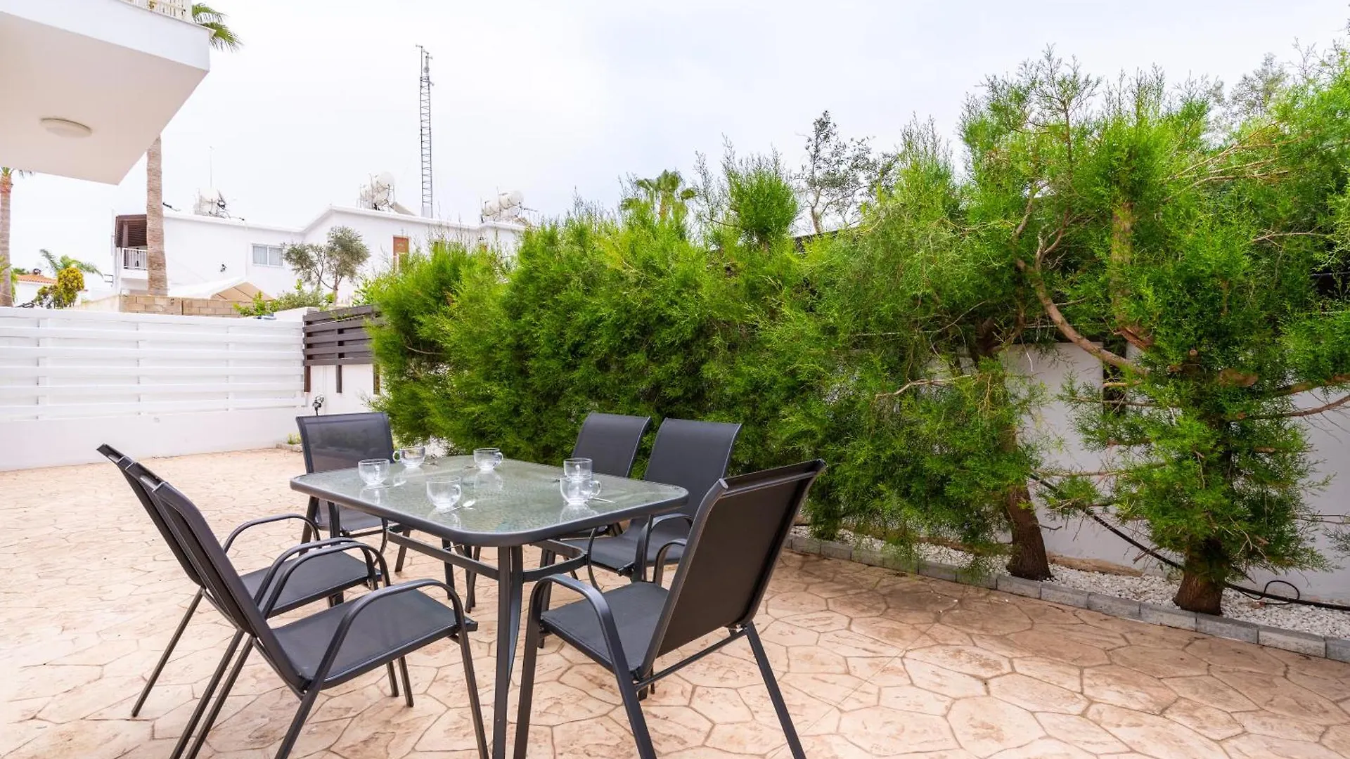 Breezybee 3-Bedroom Villa And Pool In Protaras