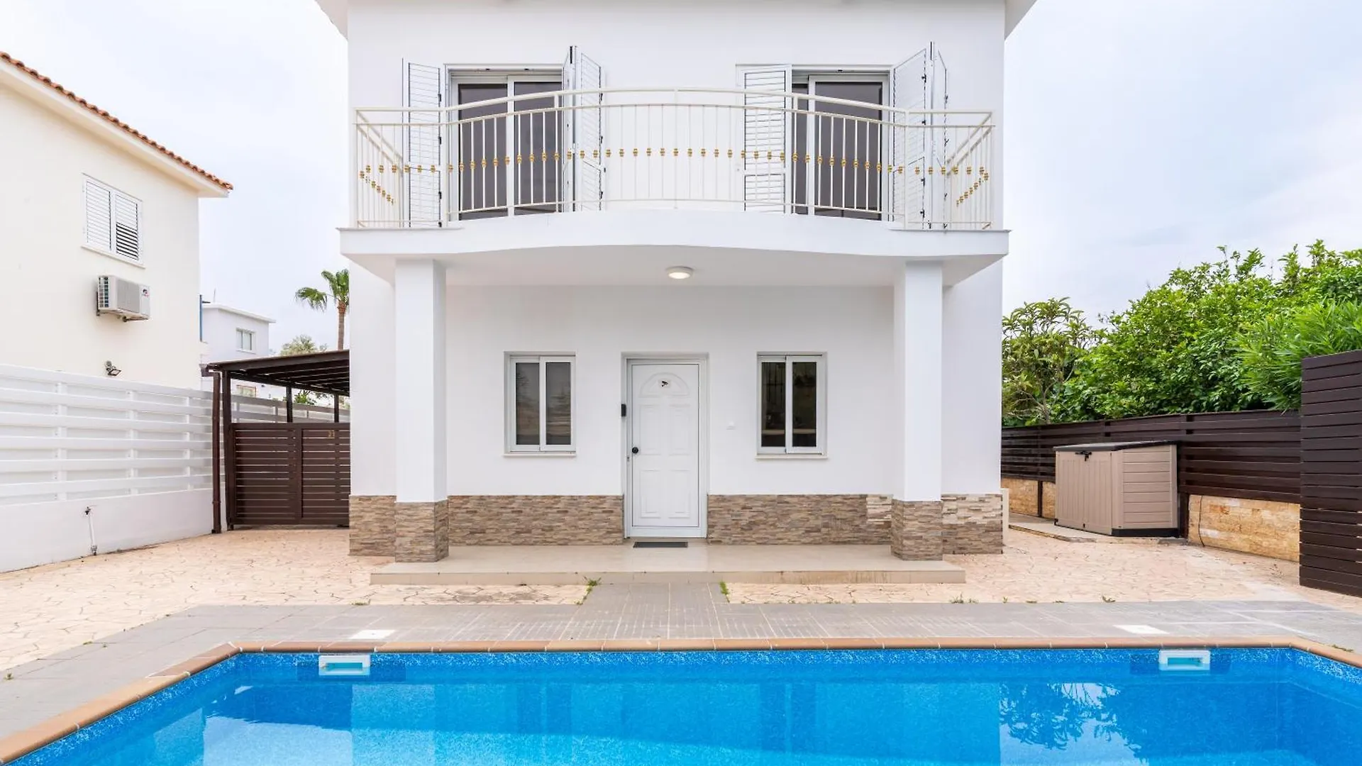Breezybee 3-Bedroom Villa And Pool In Protaras