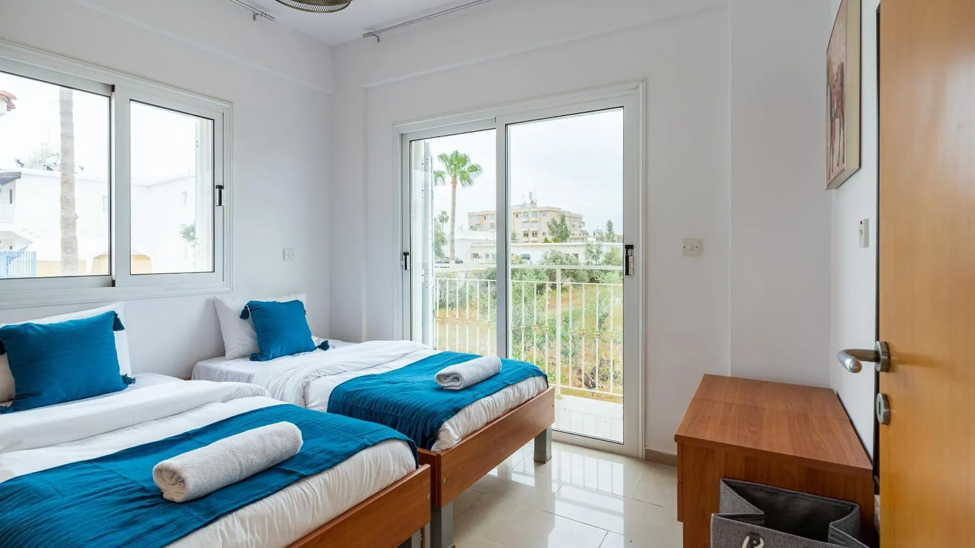Breezybee 3-Bedroom Villa And Pool In Protaras 0*,