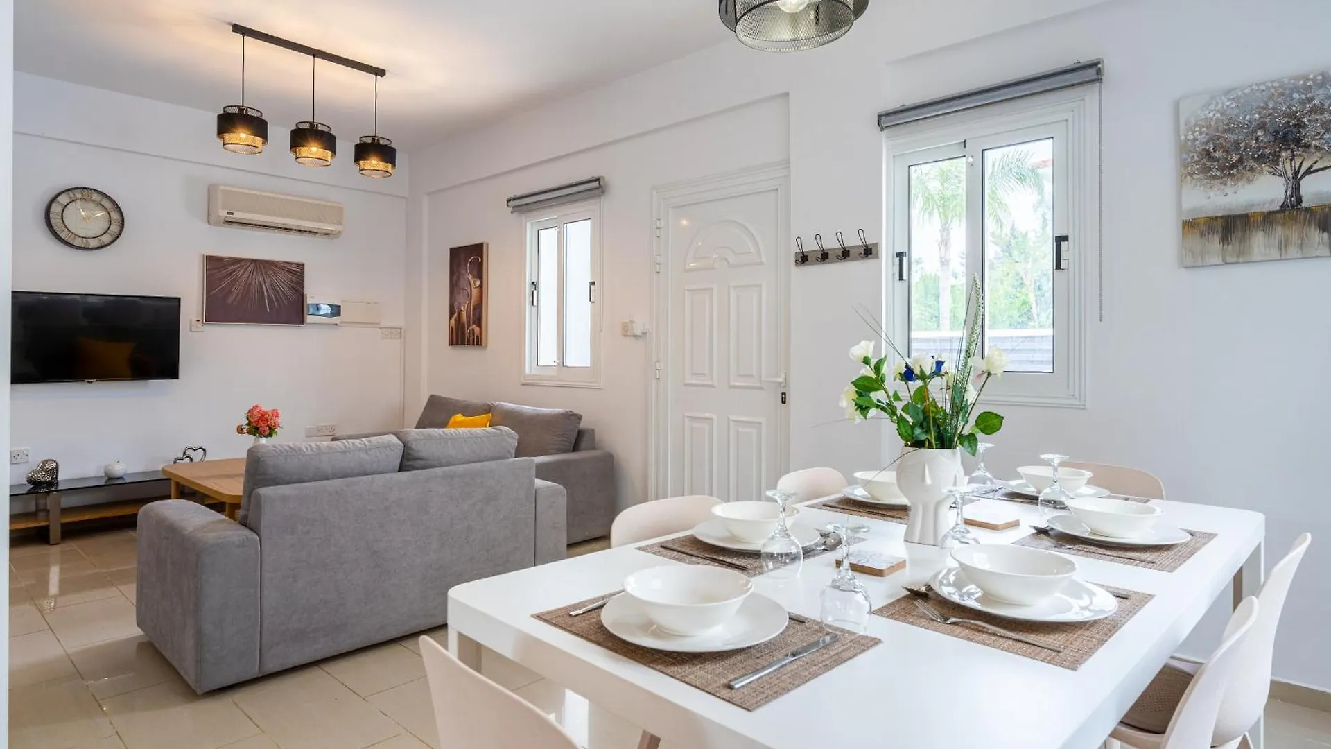 Breezybee 3-Bedroom Villa And Pool In Protaras Cyprus