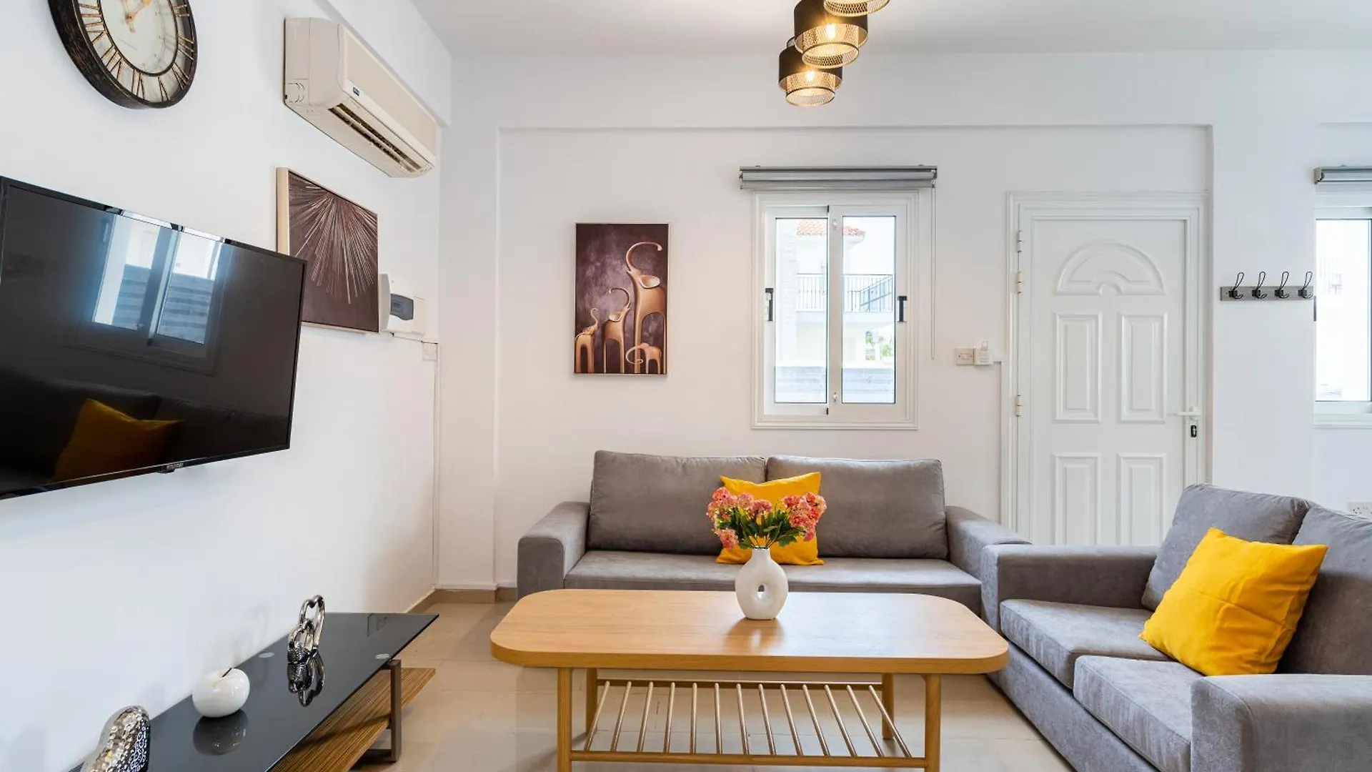 Breezybee 3-Bedroom Villa And Pool In Protaras