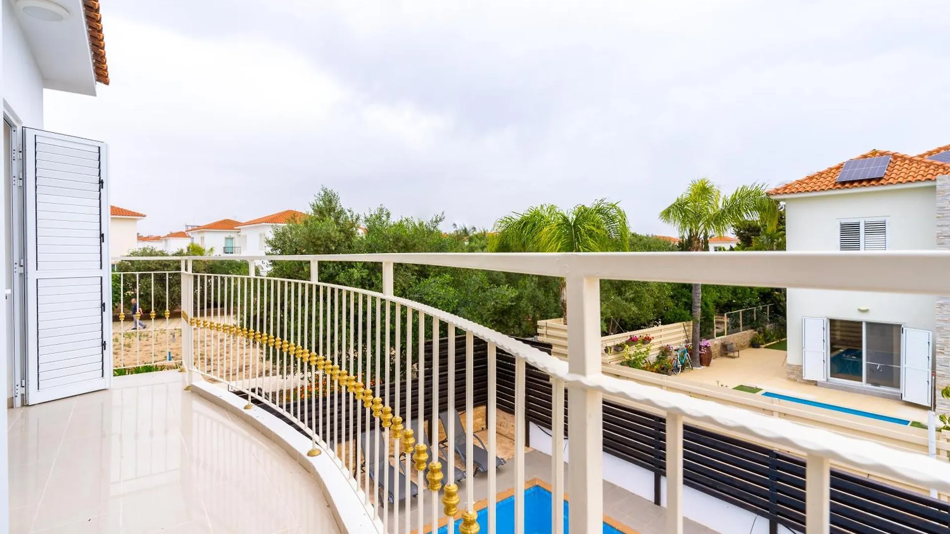 Breezybee 3-Bedroom Villa And Pool In Protaras
